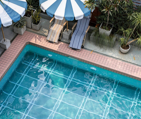 Les matériaux indispensables pour une piscine impeccable